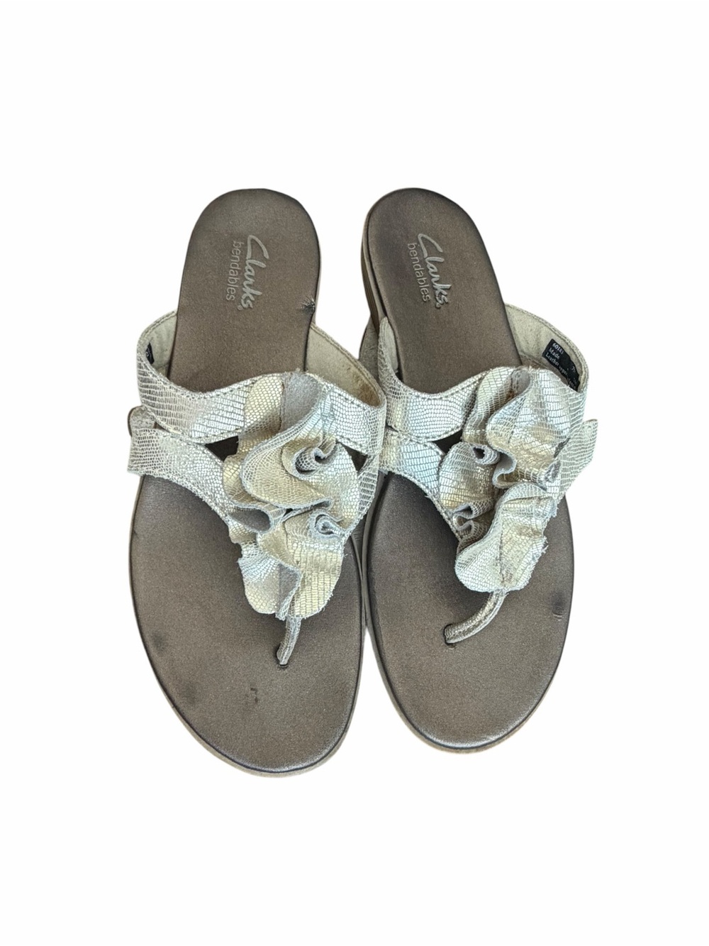 Clarks Bendables Metallic Gold Ruffle Flower Thong Sandals Sz 7